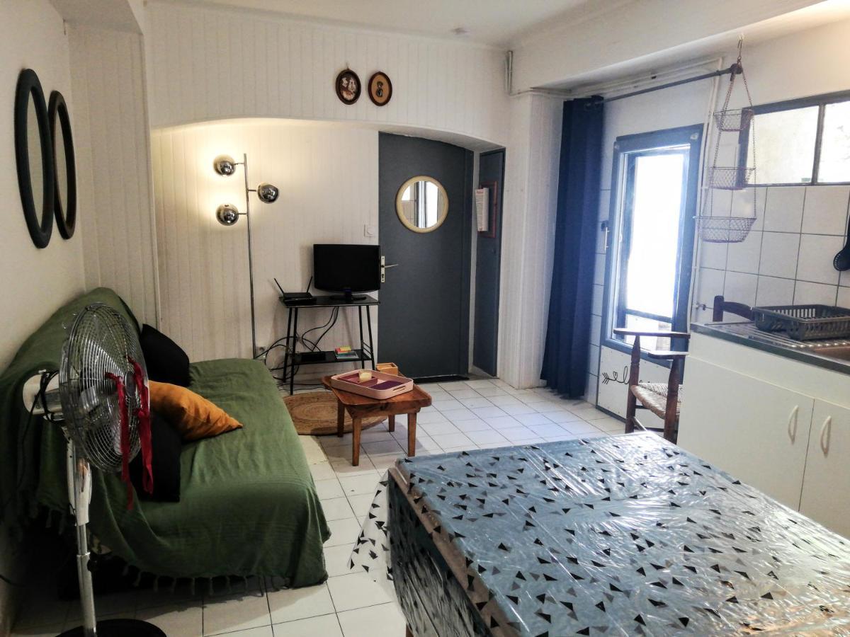 Charmant Appartement En Centre-Ville Medieval Gigean Екстер'єр фото