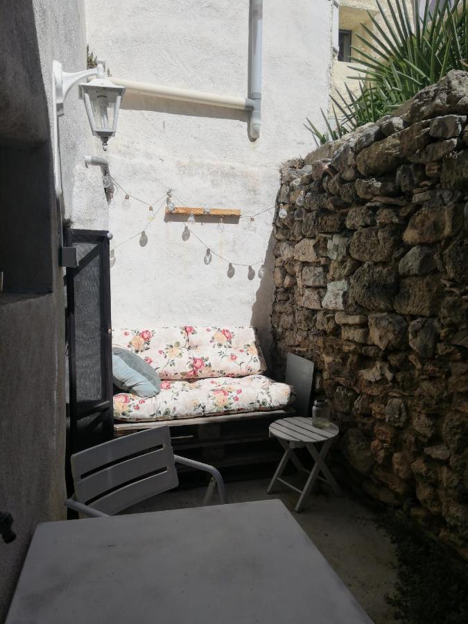 Charmant Appartement En Centre-Ville Medieval Gigean Екстер'єр фото